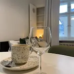 Nextdoor Host Quiet Work-ready At Kamppi Fast Wifi 아파트 헬싱키