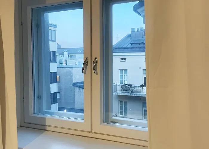 Nextdoor Host Quiet Work-ready At Kamppi Fast Wifi Helsinky